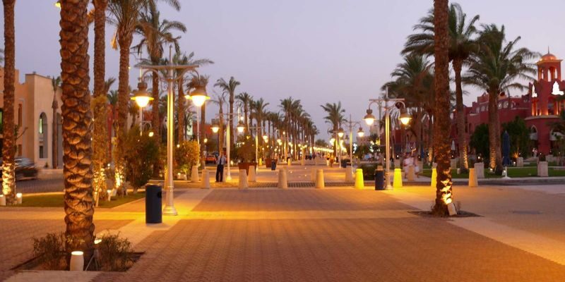Hurghada Old Town & New Marina Small Group Cultural Tour - Souvenir shopping without a hard sell