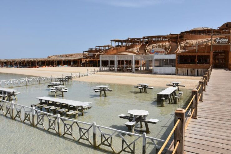 Hurghada: Snorkeling 6-in-1 Yacht Trip to Orange Bay & Lunch - Experience Highlights