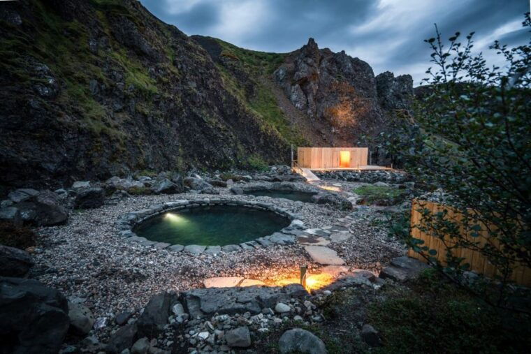 Husafell: Canyon Baths Soak with Short Highlands Hike - Who Will Love This Tour?