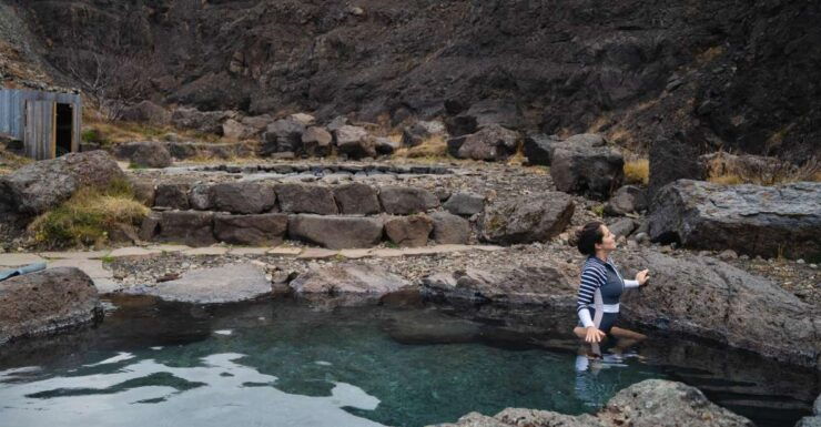 Husafell: Canyon Baths Soak With Short Highlands Hike - Tour Experience