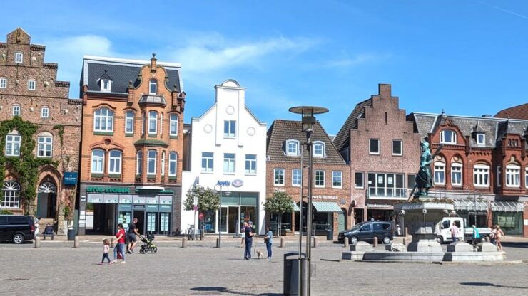 Husum: Romantic Old Town and Harbour Self-guided Tour - Key Points