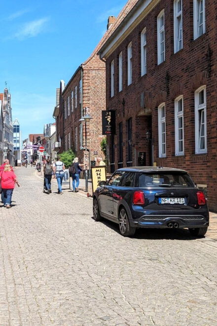 Husum: Romantic Old Town and Harbour Self-guided Tour - Tour Highlights