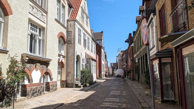 Husum: Romantic Old Town and Harbour Self-guided Tour - Tour Features