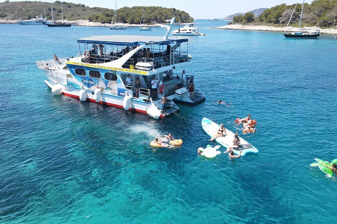 Hvar, Brač & Pakleni Islands Cruise With Lunch & Drinks From Split & Trogir - Inclusions and Services
