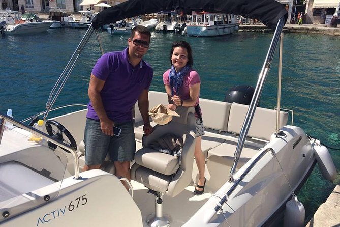 Hvar-Brac-Solta Speedboat Tour - Speedboat Features