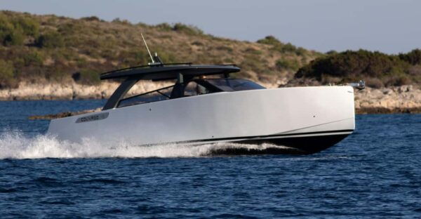 Hvar: Colnago 45 Speedboat Private Charter With Crew - Frequently Asked Questions