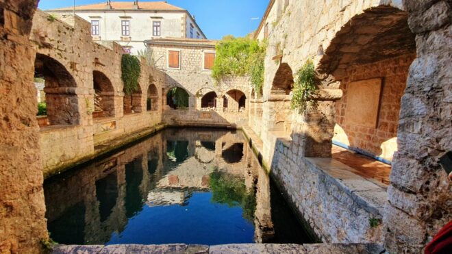 Hvar: Day Trip From Split With Wine Tasting - Exploring Hvars Historic Towns