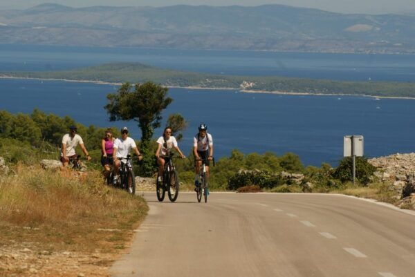 Hvar Island E-Bike Tour With Wine Tasting and Starters - Customer Feedback