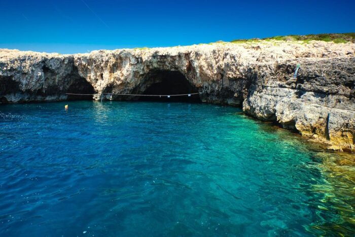 Hvar:Blue & Grenn Cave and Vis Island Private Speedboat Tour - FAQ