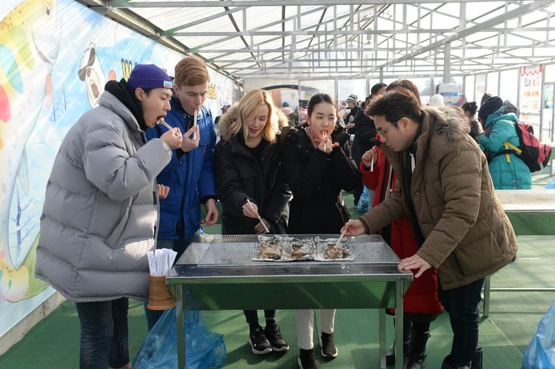 Hwacheon Sancheoneo Ice Fishing / Ice Valley / Elysian Ski Day Tour - Sleds, ice games, and the sculpture square