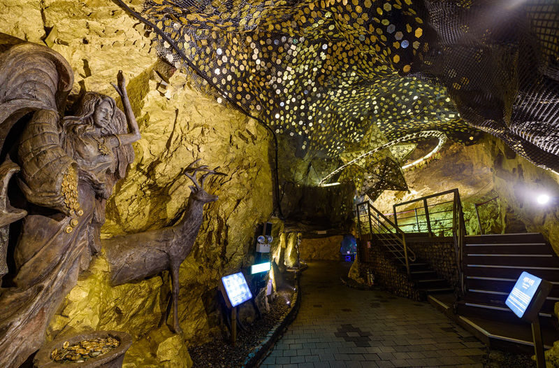 Hwadam Botanic Garden&Gwangmyeong Cave&Korean Folk Village Day Tour - What the day feels like in each season