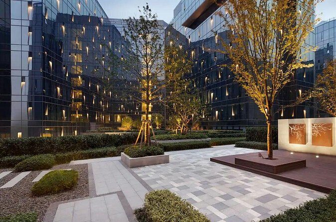 Hyatt Place Shanghai Hongqiao CBD with Airport Pickup, 2-day Sightseeing, Cruise - Day 2: Classic and Modern Shanghai Guided Tour