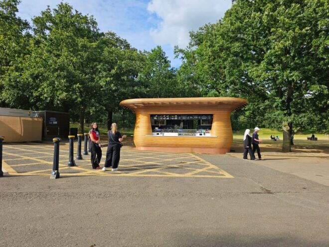 Hyde Park Walk by Sams Walk - Accessibility and Comfort