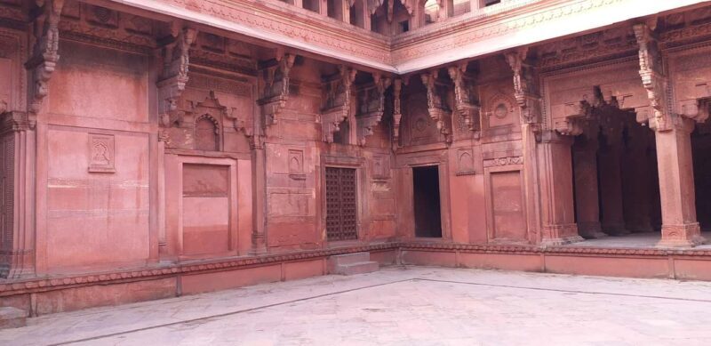 Hyderabad Agra Same Day Private Trip with return flights - The Sum Up