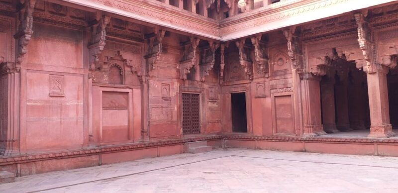 Hyderabad Agra Same Day Private Trip with return flights - FAQ
