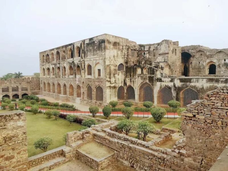Hyderabad: Charminar, Golconda Fort & Qutub Shahi Tombs Tour - An In-Depth Look at the Hyderabad Heritage Tour
