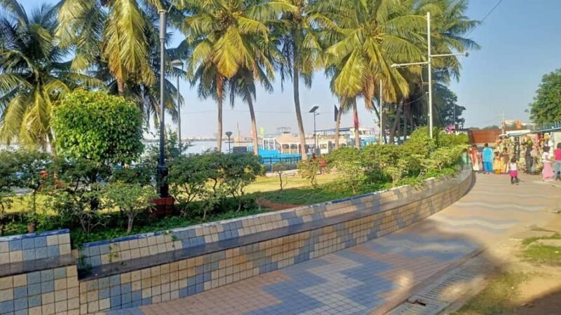 Hyderabad: Hussain Sagar Evening Tour with Ferry Ride - Good To Know