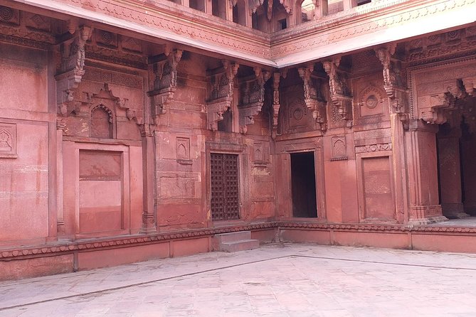 Hyderabad to Agra Taj Mahal Same Day Trip With Return Flights - Price and Reviews Overview