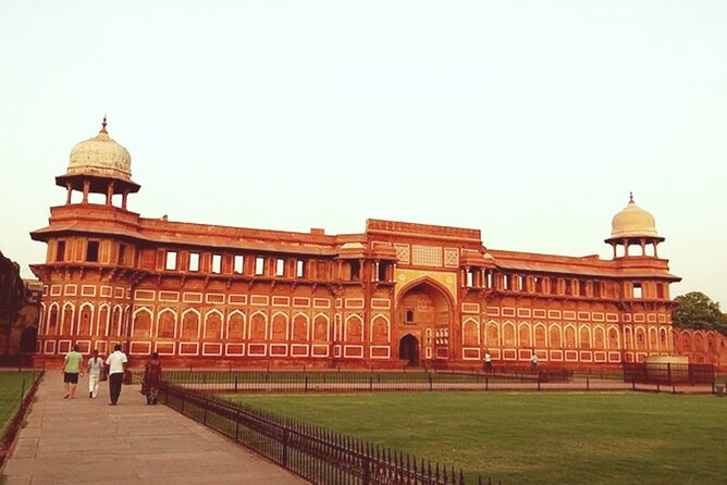 Hyderabad to Agra Taj Mahal Same Day Trip With Return Flights - Directions and Travel Information