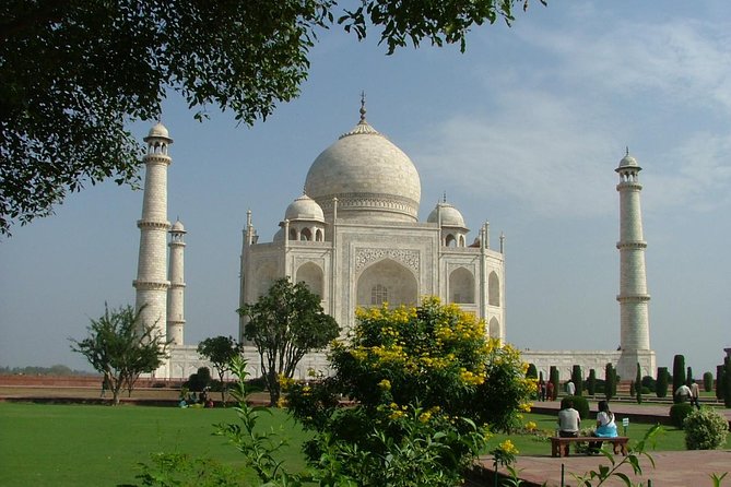 Hyderabad to Taj Mahal and Agra Fort Same Day Tour With Flights - Lunch Arrangements