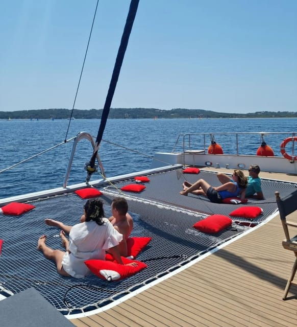 Hyères: Dinner Cruise on a Beautiful Catamaran at Bregançon - Good To Know