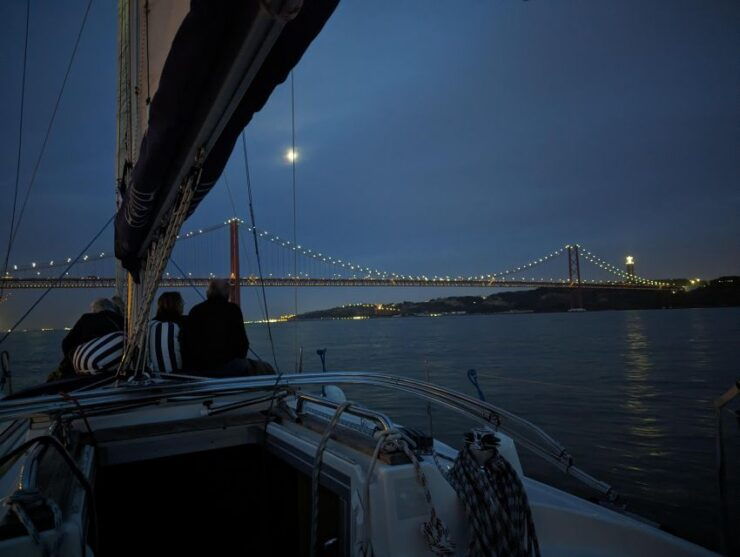 HYPA TOURS - New Year Lisbon: Private 2h Boat Tour. - Activity Details