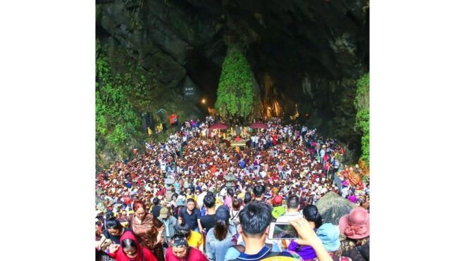 I Day Visit Perfume Pagoda - Included Services