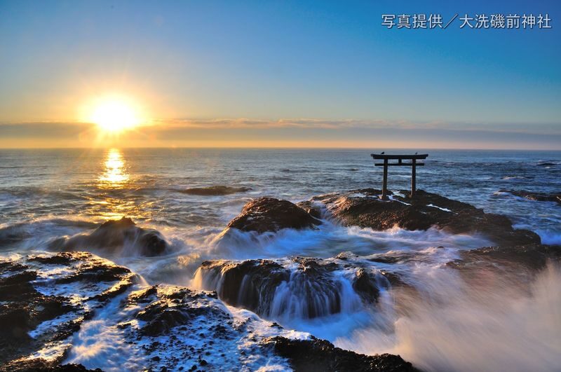 Ibaraki One-Day Tour | Hitachi Seaside Park & Kochia & Oarai Isosaki Shrine & Fukuroda Falls, One of Japans Three Great Waterfalls - Oarai Isosaki Shrine: the torii over the waves