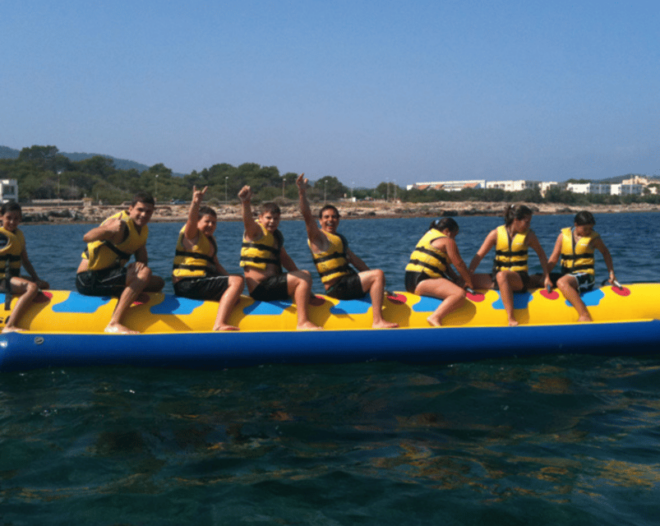 Ibiza: Banana Boat. Pure Adrenaline - Safety and Equipment
