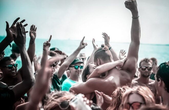 Ibiza: Boat Party With Unlimited Drinks and DJ - Review Summary