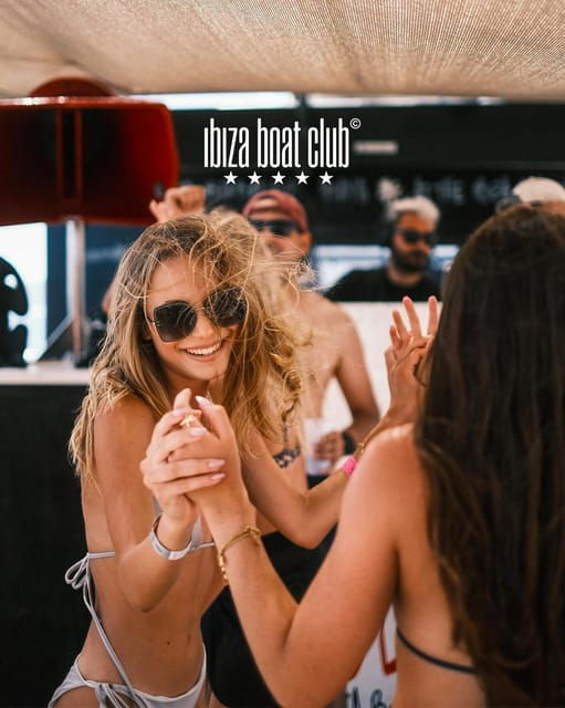Ibiza: Bottomless Brunch at Ibiza Boat Club With Drinks & DJ - Culinary Offerings