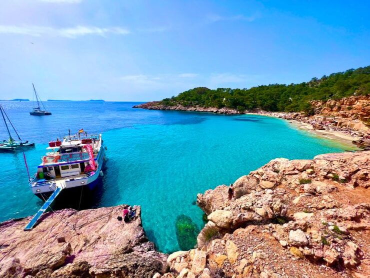 Ibiza: Cala Salada & North With Drinks and Snorkeling - Activity Highlights