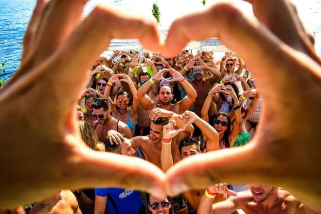 Ibiza Cruisecrush Boat Party + Pre Pool Party - Whats Included