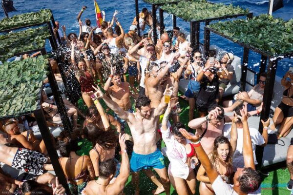 Ibiza Cruisecrush Boat Party + Pre Pool Party - The Sum Up