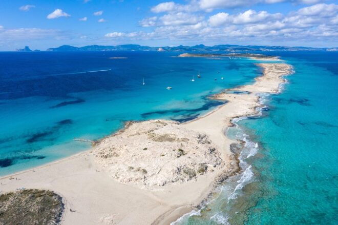 Ibiza: Formentera Cruise With Drinks, Lunch, and Snorkeling - Restrictions and Meeting Point