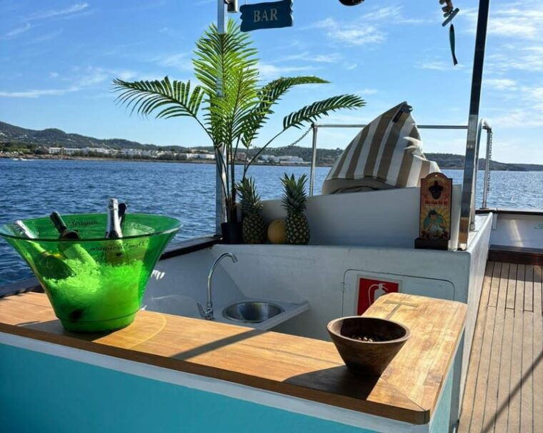 Ibiza: Private Boat Trip, Open Bar Tapas & Free Water Sports - Language Options