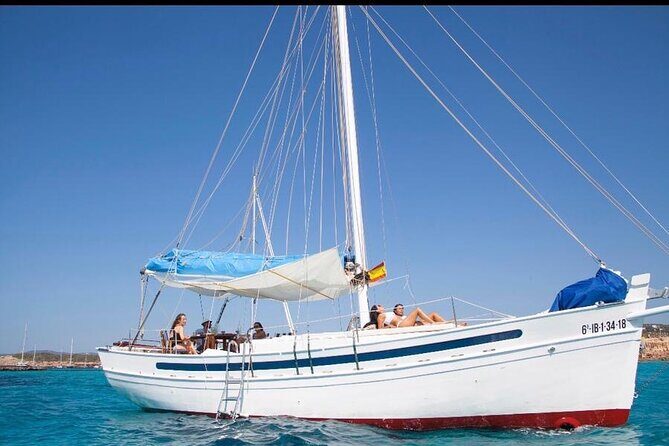 Ibiza: Private Sailboat with Tapas, Open Bar & Music - Why This Tour Works
