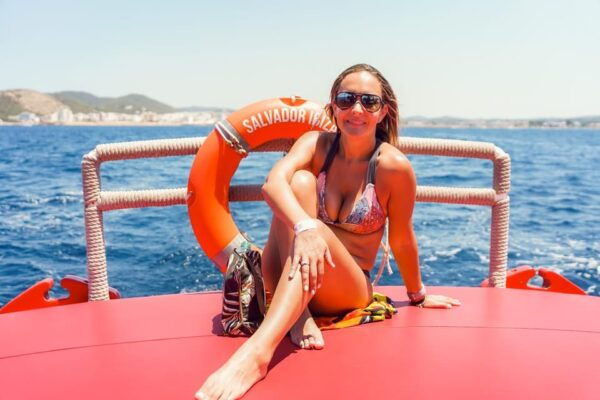 Ibiza: Secret Coves Guided Boat Tour With Open Bar and Tapas - Important Considerations