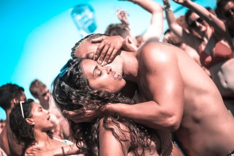 Ibiza: Sunset Boat Party at Ibiza Boat Club With Open Bar - Important Information