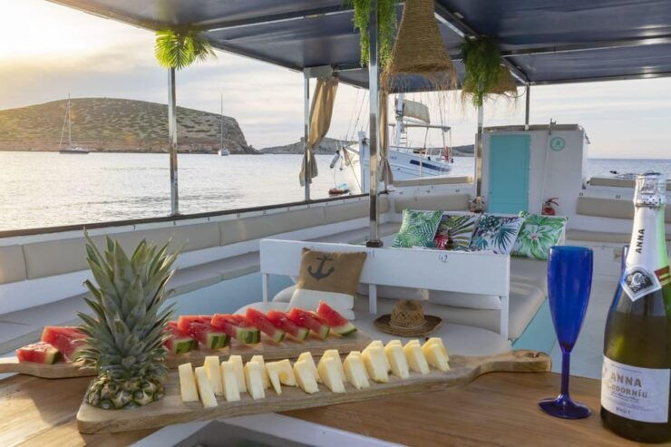 Ibiza: Sunset Boat Tour With Water Sports, Open Bar & Tapas - Good To Know