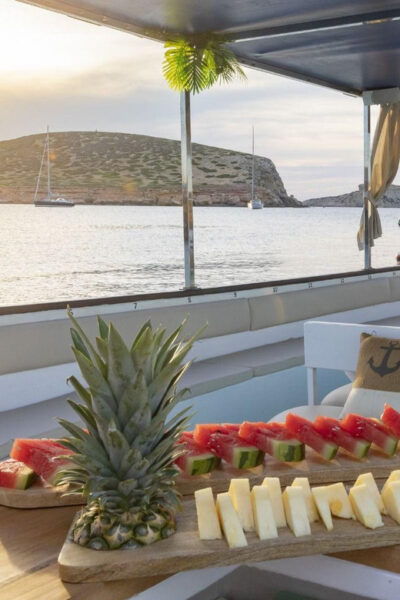Ibiza: Sunset Boat Tour With Water Sports, Open Bar & Tapas - Customer Ratings and Feedback