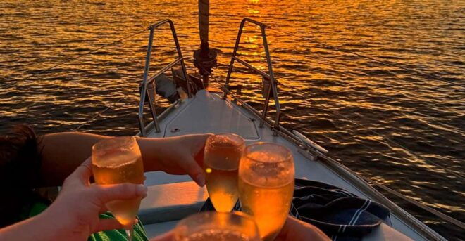 Ibiza: Sunset Boat Trip With Appetizers, Only up to 6 Guests - Participant Restrictions