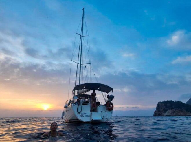 Ibiza: Sunset Boat Trip With Gourmet Appetizers & Champagne - Customer Experience
