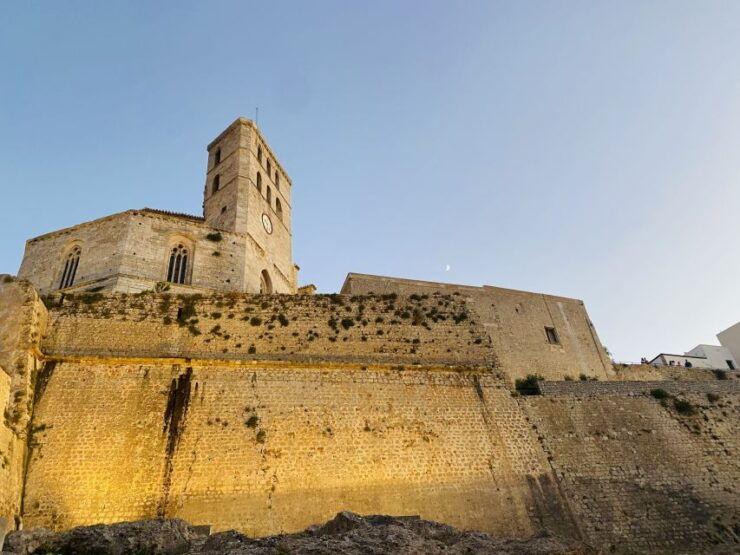 Ibiza: Walking Tour of Dalt Vila With Art Workshop - Experience Highlights