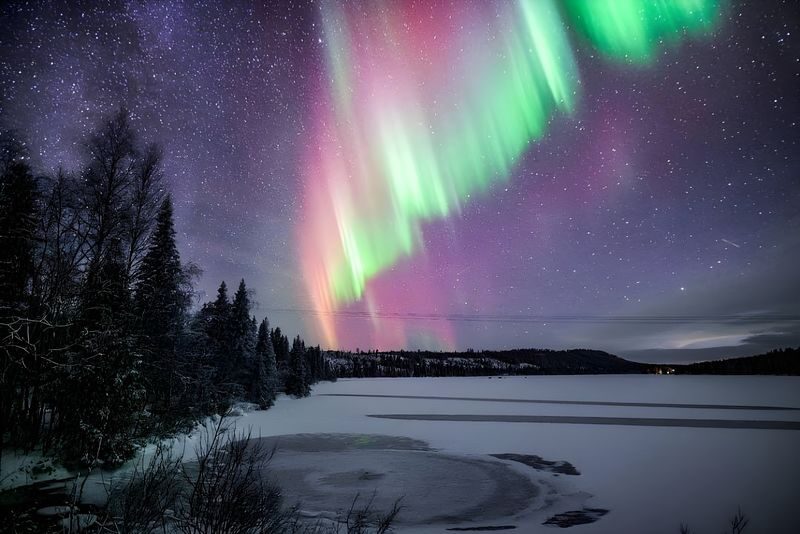 Ice Floating and Aurora Borealis Tour - Floating time, space, and the aurora
