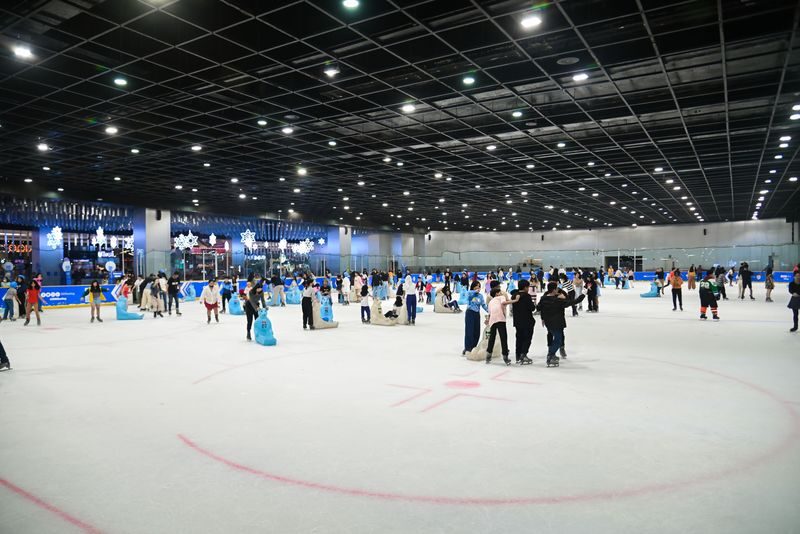 Ice Skating Experience at SM Mall of Asia - A two-hour break from Manila’s heat