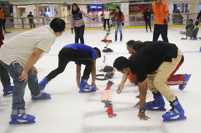 ICE SKATING Experience with Blue Ice Skating Rink in Johor - Choosing a session that suits your group