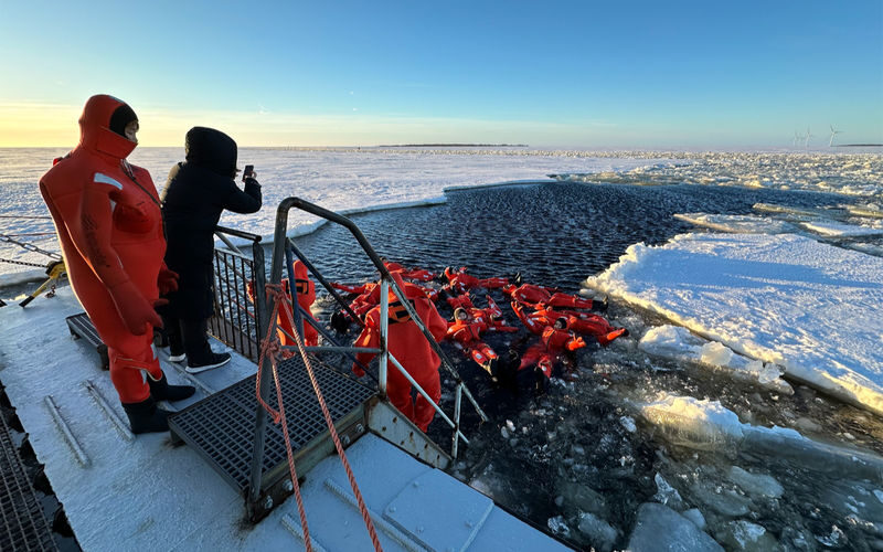 Icebreaker Arktis Cruise with Ice Floating - Making the most of the day