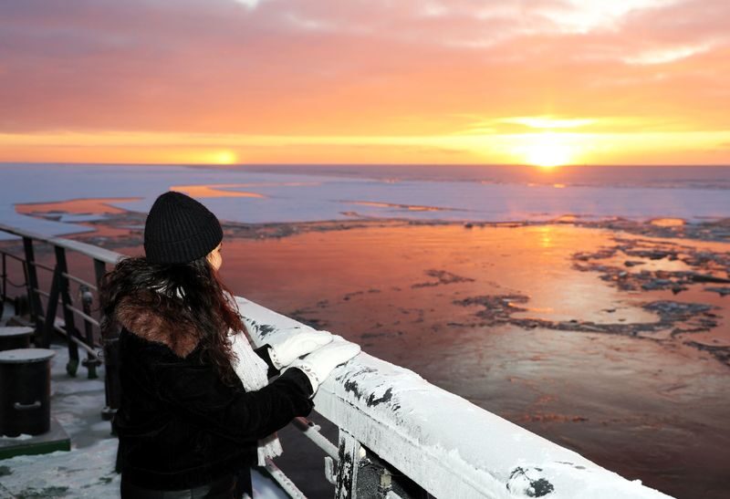 Icebreaker Sampo Afternoon Cruise with Ice Floating and Lunch - Who will get the most from this cruise