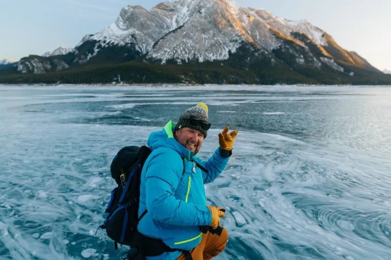 Icefields Parkway and Ice Bubbles of Abraham Lake Tour in Banff - Bow Lake: a first stop in the Rockies